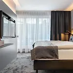 - The Niu, Charly Frankfurt By Ihg Szálloda 3*