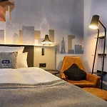 Hotel - The Niu, Charly Frankfurt By Ihg