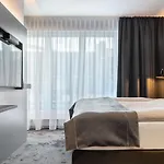 - The Niu, Charly Frankfurt By Ihg Hotel