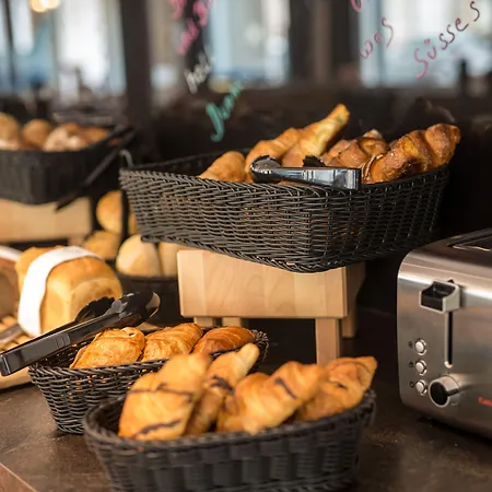 - The Niu, Charly Frankfurt By Ihg Hotel 3*
