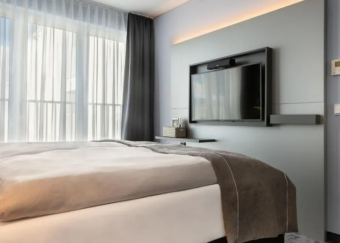 - The Niu, Charly Frankfurt By Ihg